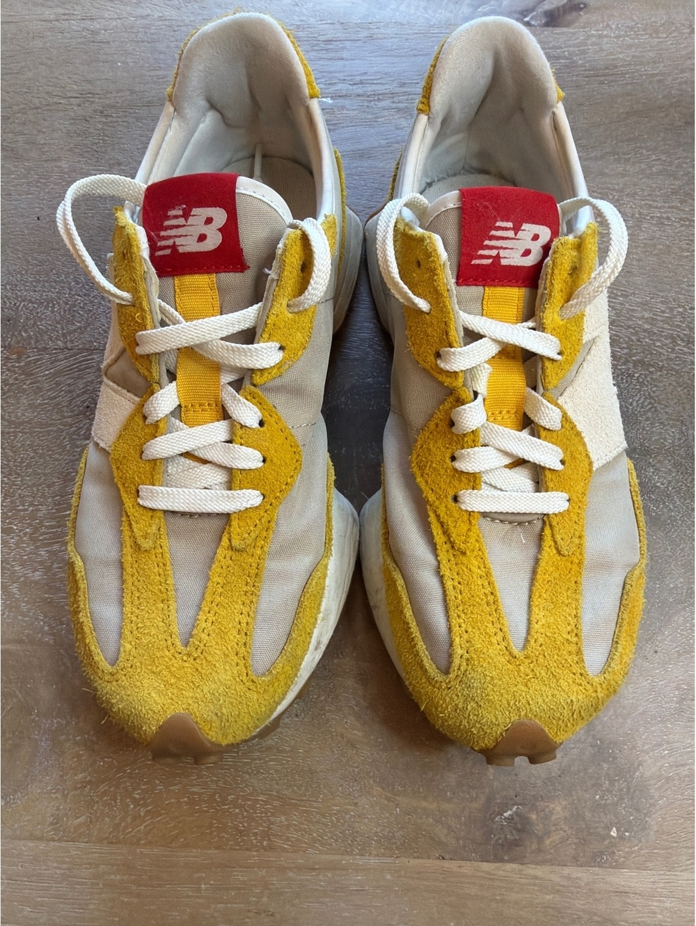 New Balance 327 Women's Varsity Gold size 6.5 US
